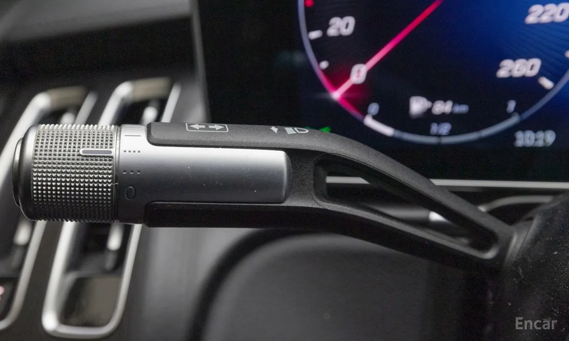 Фото 18 - Mercedes-Benz S-Class