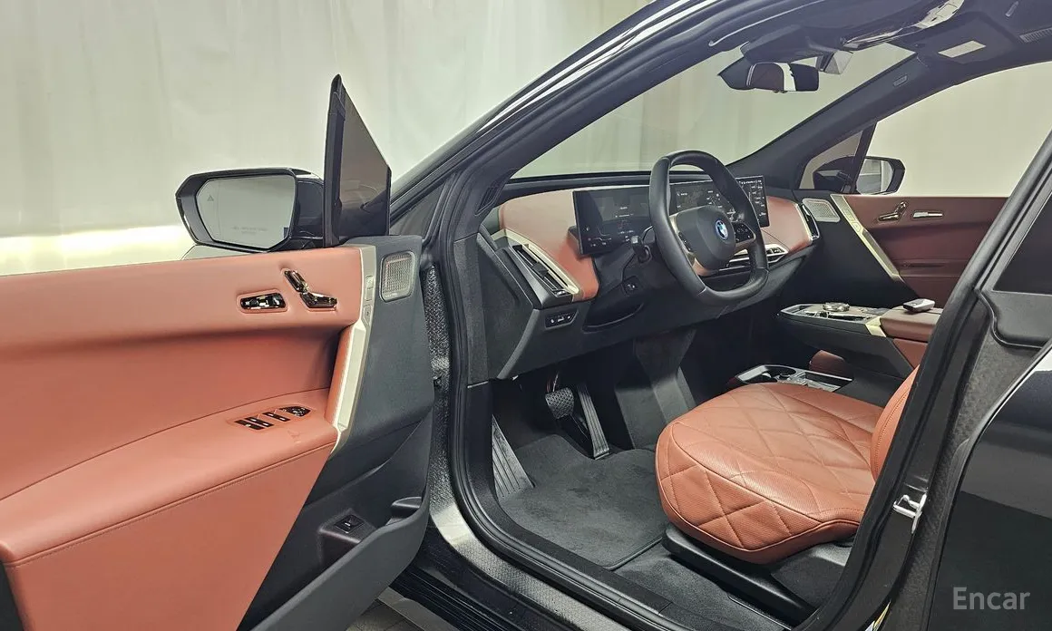 Фото 10 - BMW iX