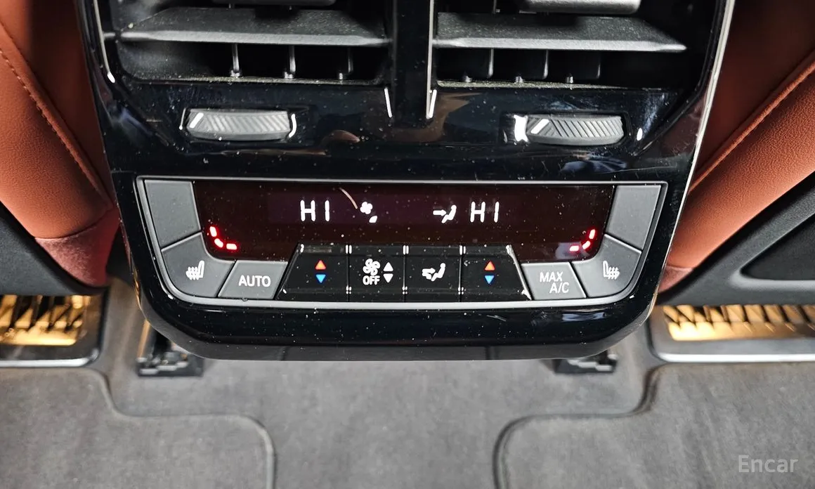 Фото 18 - BMW iX