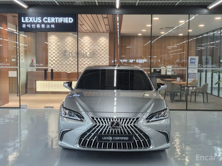 Фото 2 - Lexus ES
