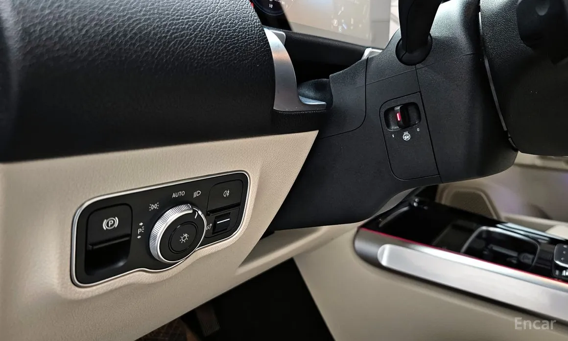 Photo 16 - Mercedes-Benz GLB-Class