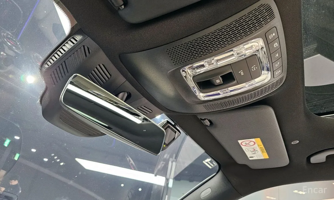 Photo 18 - Mercedes-Benz GLB-Class