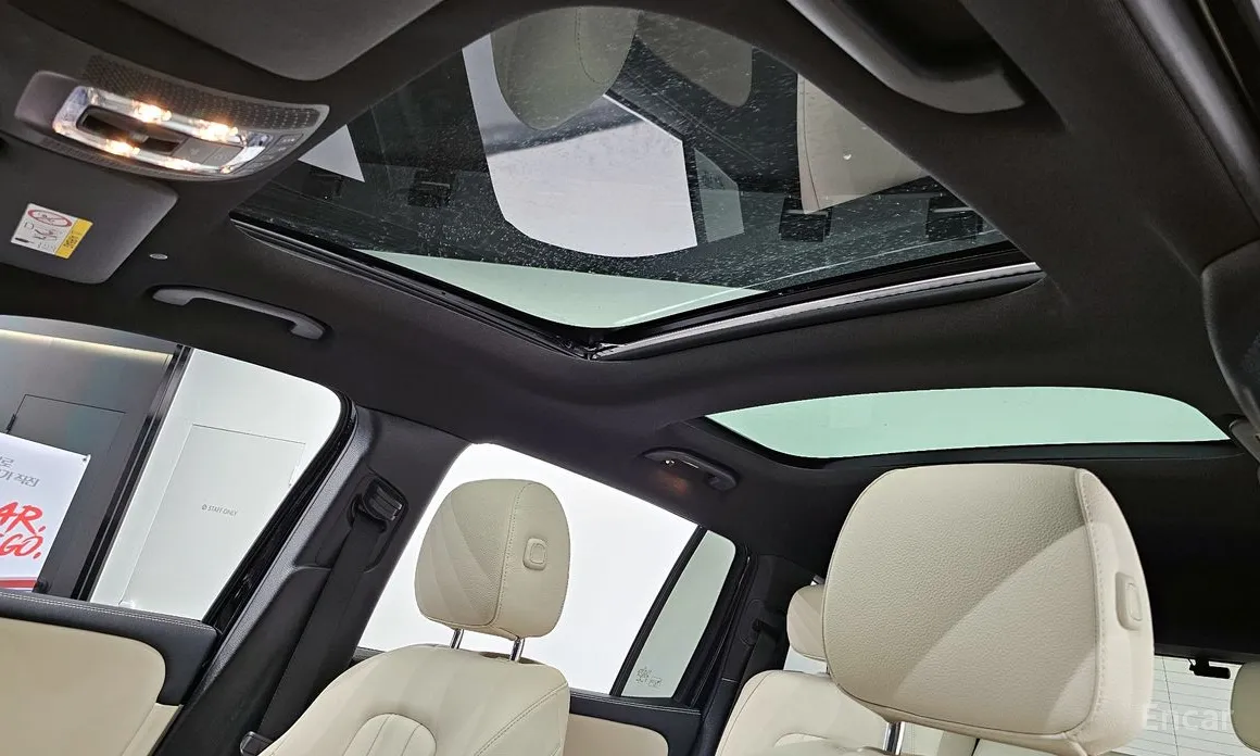 Photo 19 - Mercedes-Benz GLB-Class