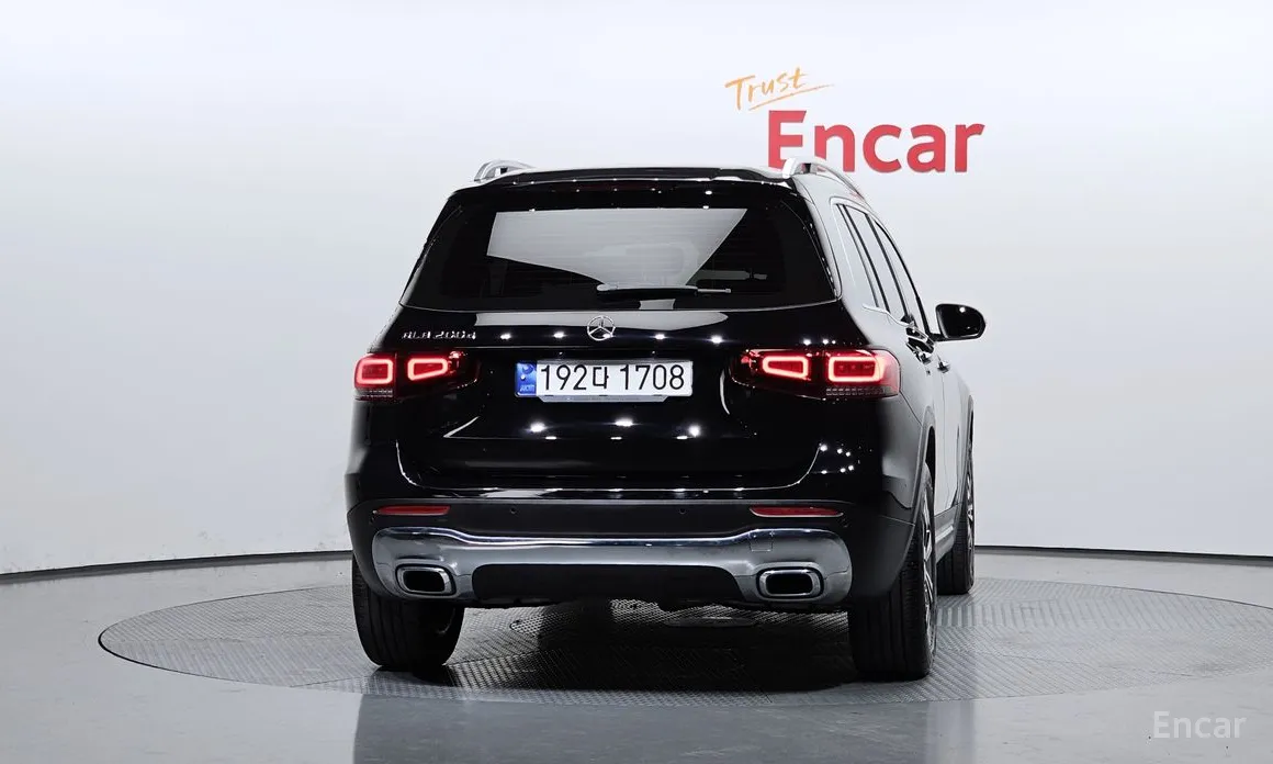 Photo 4 - Mercedes-Benz GLB-Class