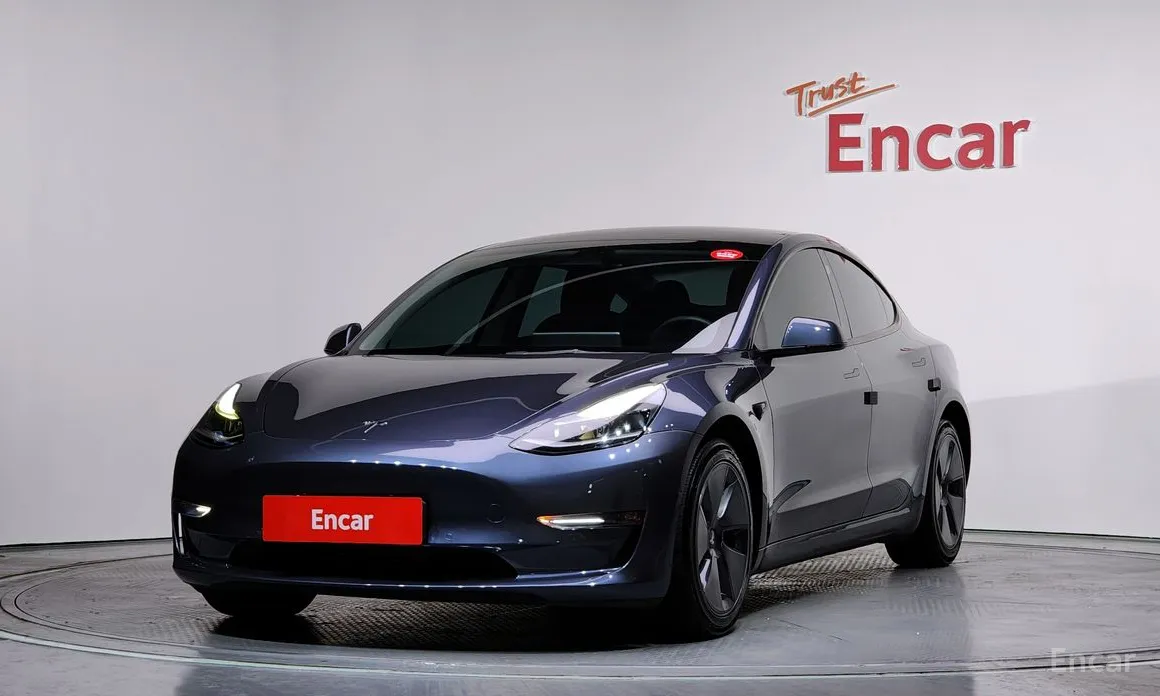 Фото 1 - Tesla Model 3