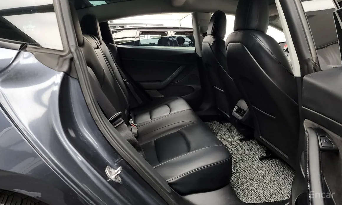 Фото 12 - Tesla Model 3