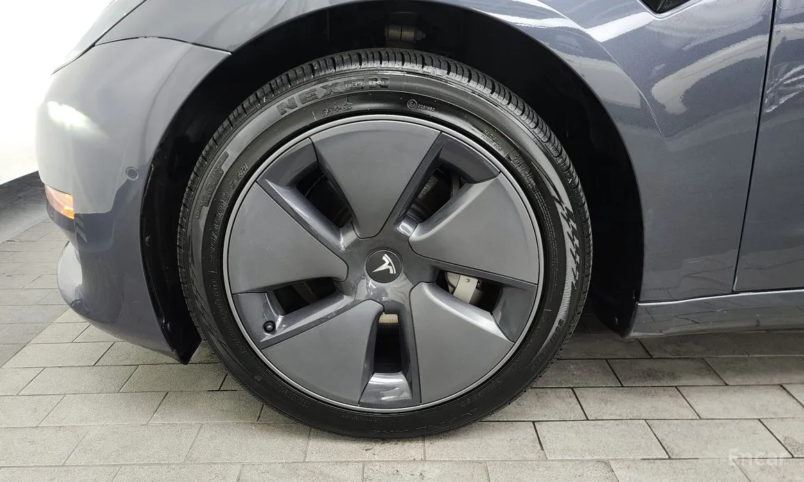 Фото 5 - Tesla Model 3