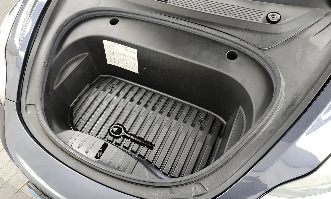 Фото 6 - Tesla Model 3