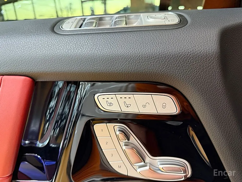 Фото 10 - Mercedes-Benz G-Class