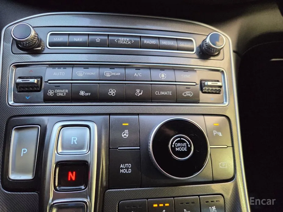 Фото 15 - Hyundai Santa Fe