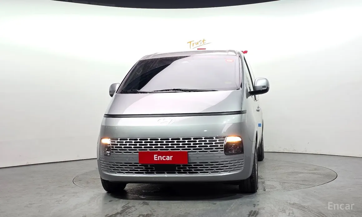 Фото 3 - Hyundai Staria