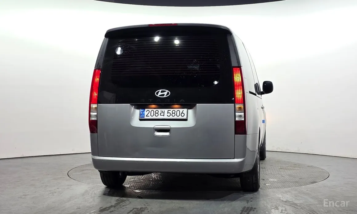 Фото 4 - Hyundai Staria