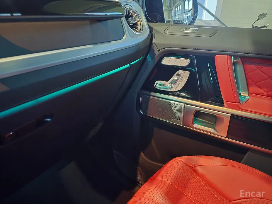 Фото 10 - Mercedes-Benz G-Class