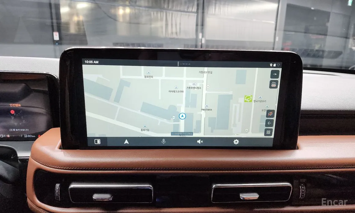 Фото 14 - Lincoln Aviator