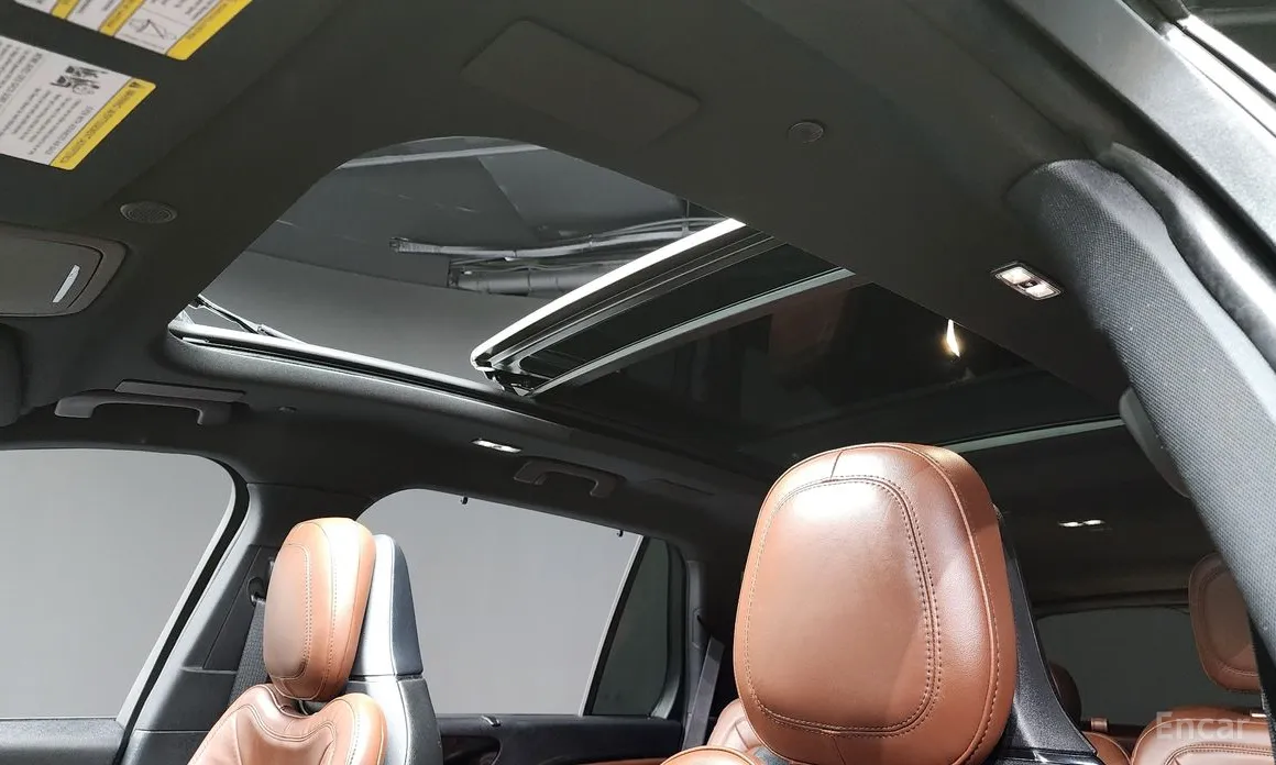 Фото 19 - Lincoln Aviator