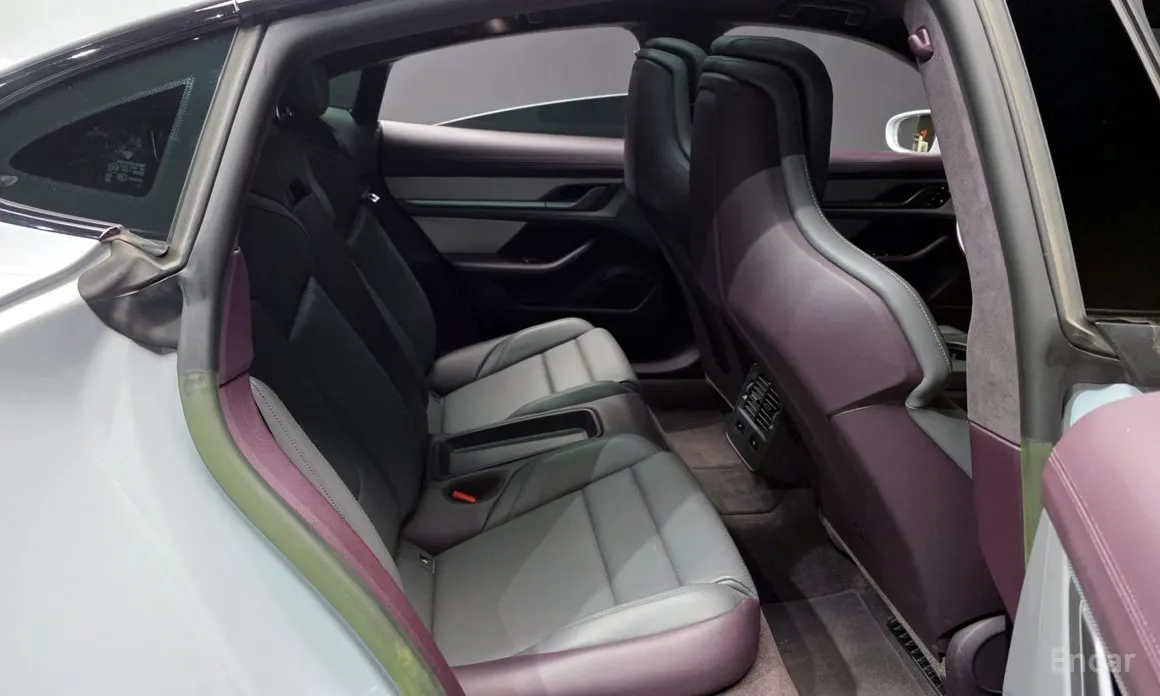 Фото 12 - Porsche Taycan