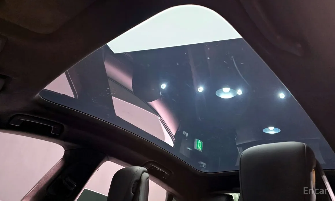 Фото 18 - Porsche Taycan