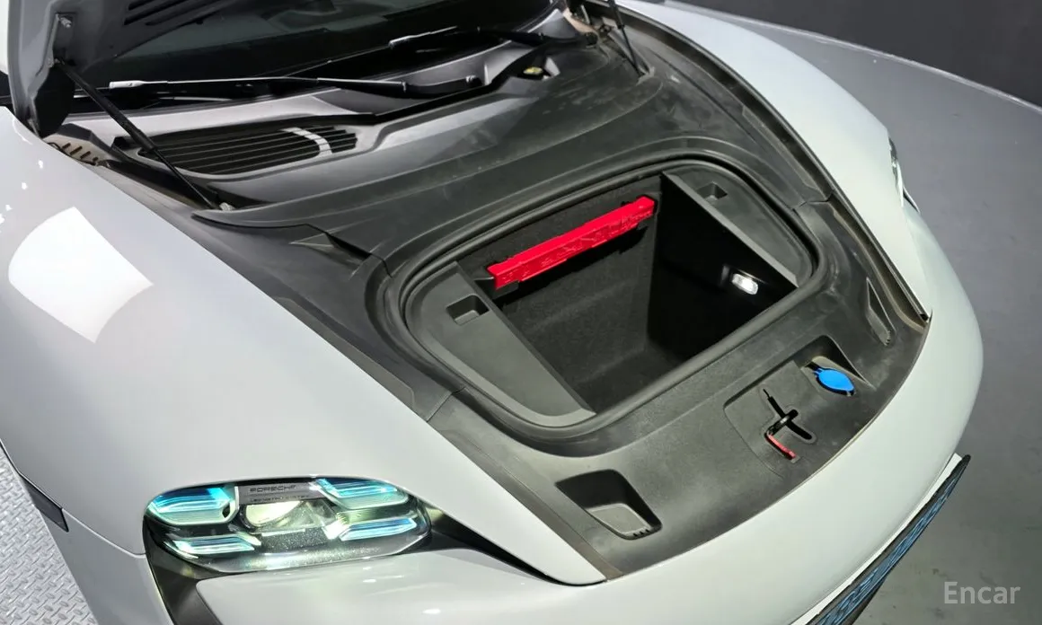 Фото 6 - Porsche Taycan