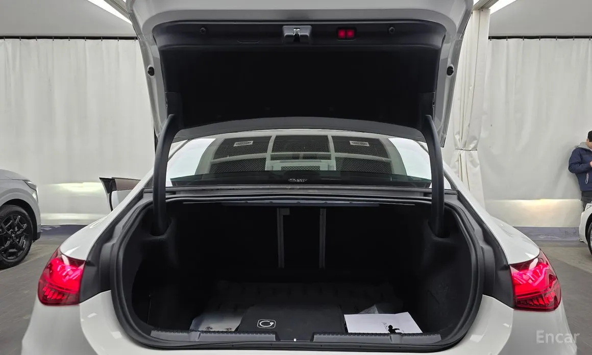 Фото 20 - Mercedes-Benz EQE