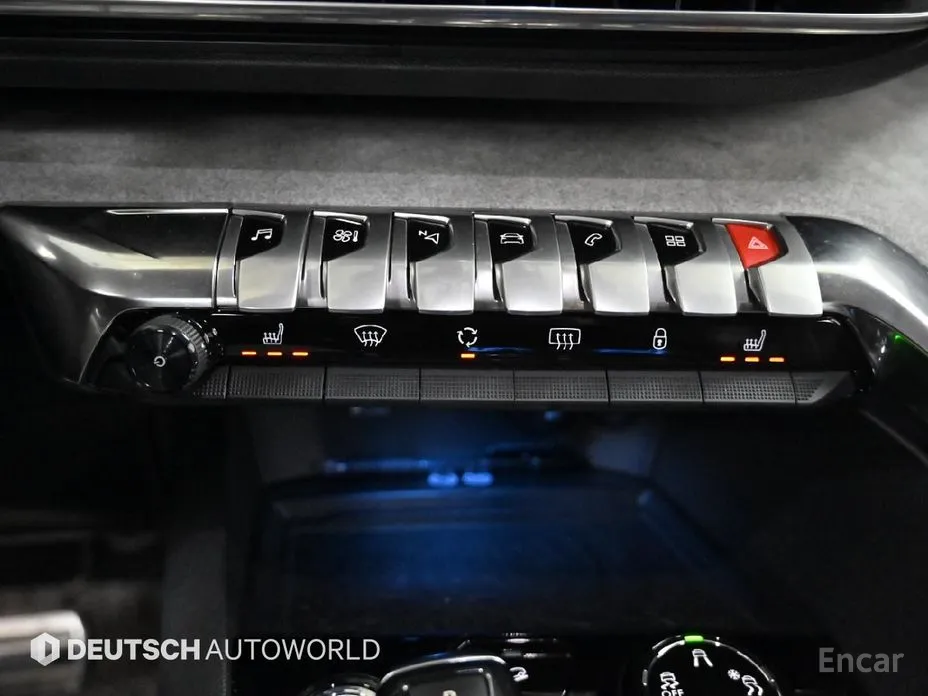 Фото 18 - Peugeot 5008