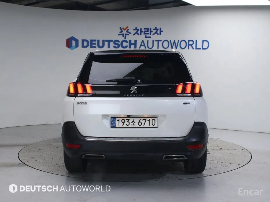 Фото 4 - Peugeot 5008