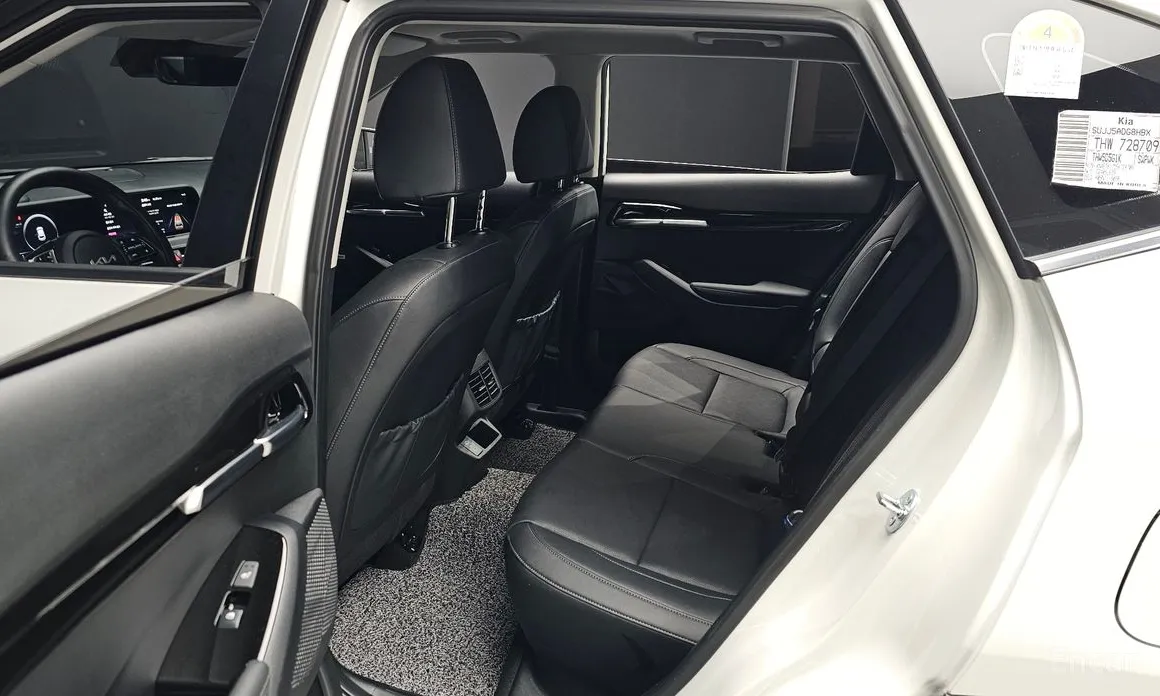 Фото 11 - Kia Seltos