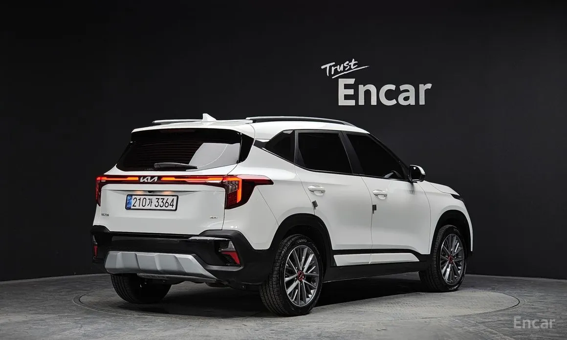 Фото 2 - Kia Seltos