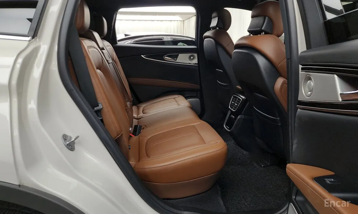 Фото 12 - Lincoln Nautilus