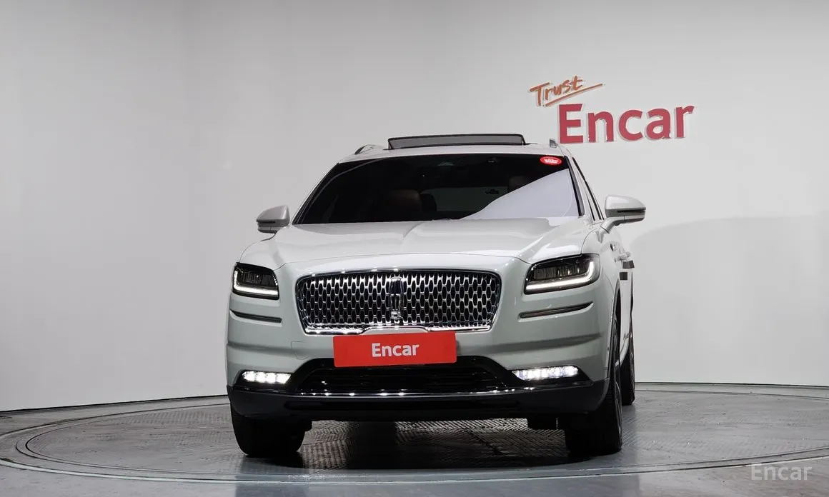 Фото 3 - Lincoln Nautilus