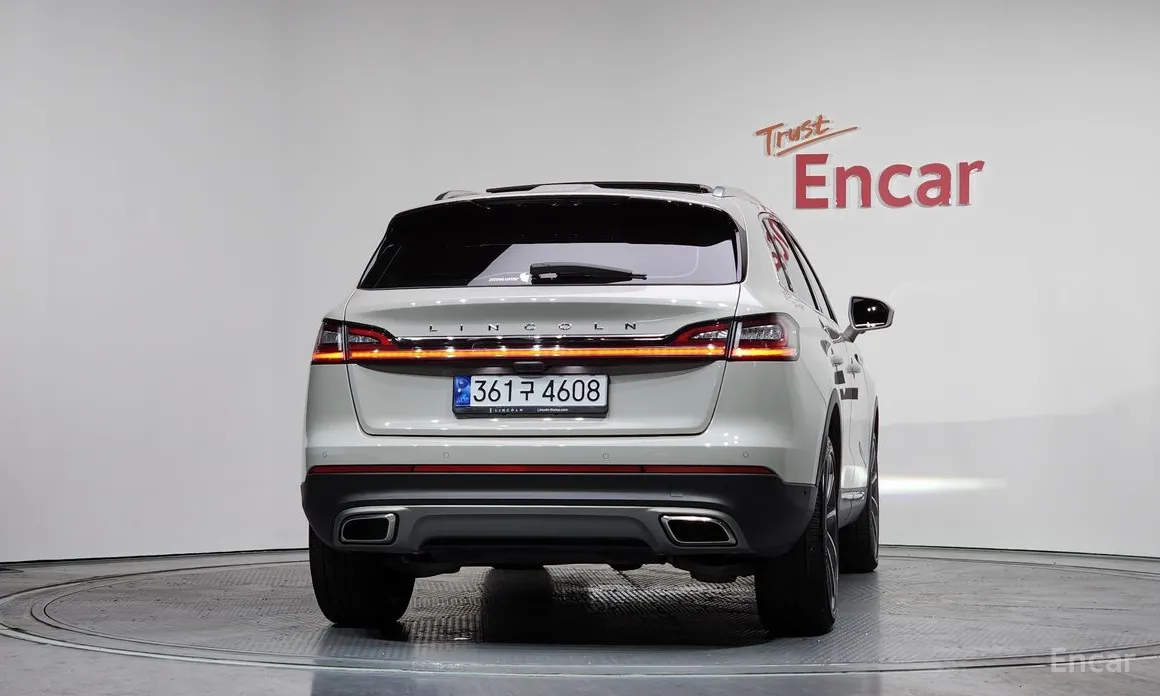 Фото 4 - Lincoln Nautilus