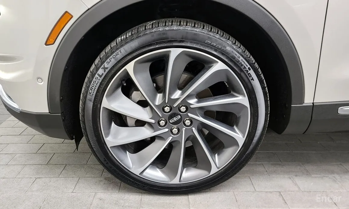 Фото 5 - Lincoln Nautilus