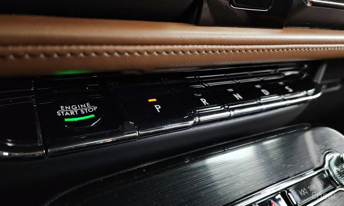 Фото 9 - Lincoln Nautilus