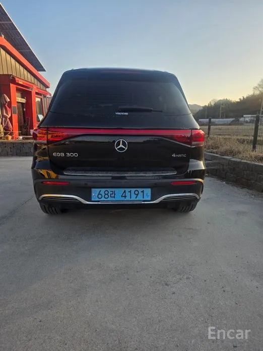 Фото 4 - Mercedes-Benz EQB