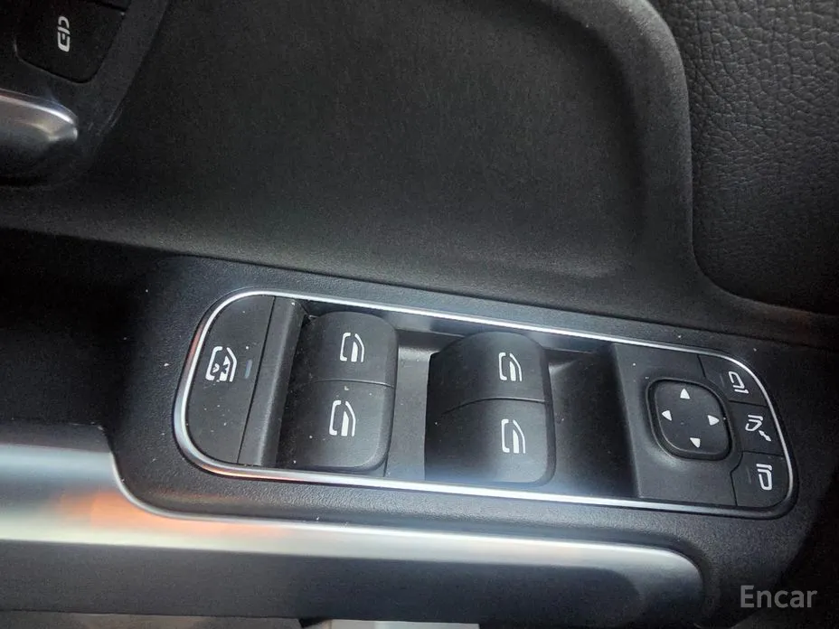 Фото 9 - Mercedes-Benz EQB