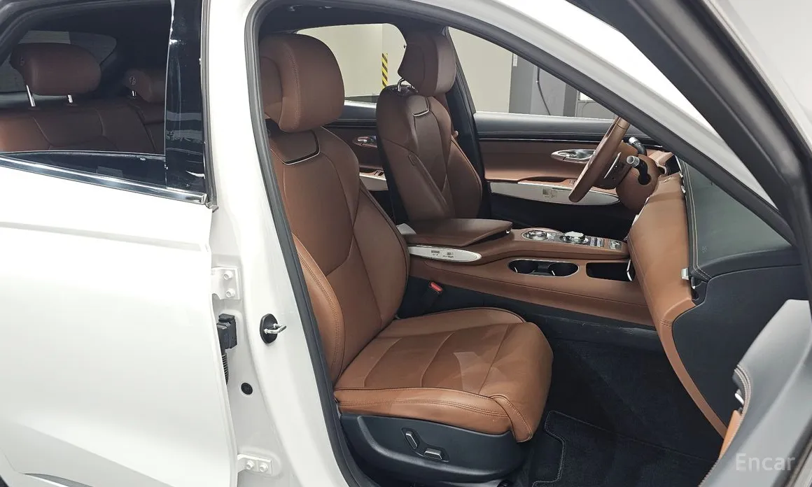 Фото 10 - Genesis GV70