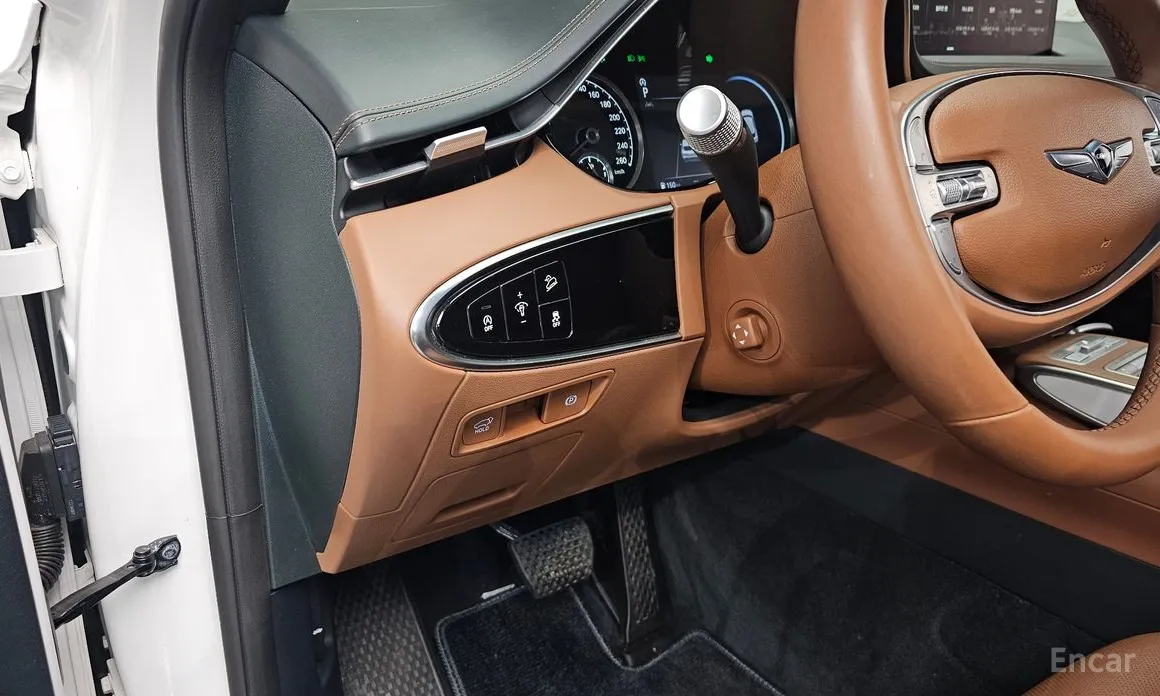 Фото 13 - Genesis GV70