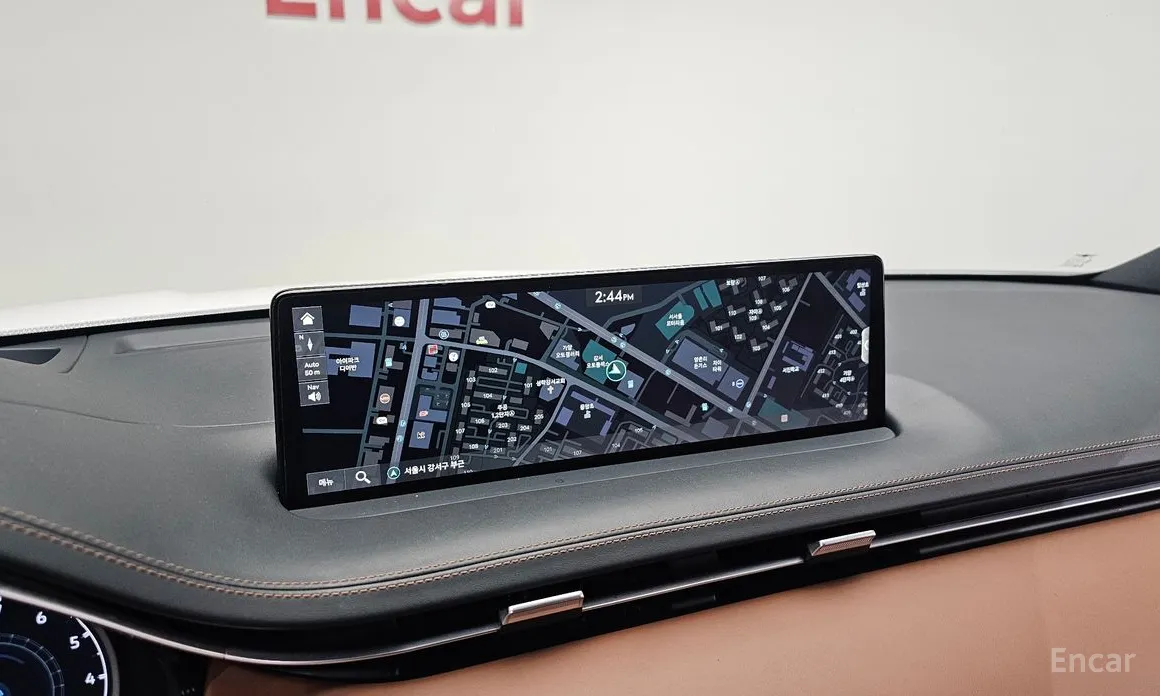 Фото 15 - Genesis GV70