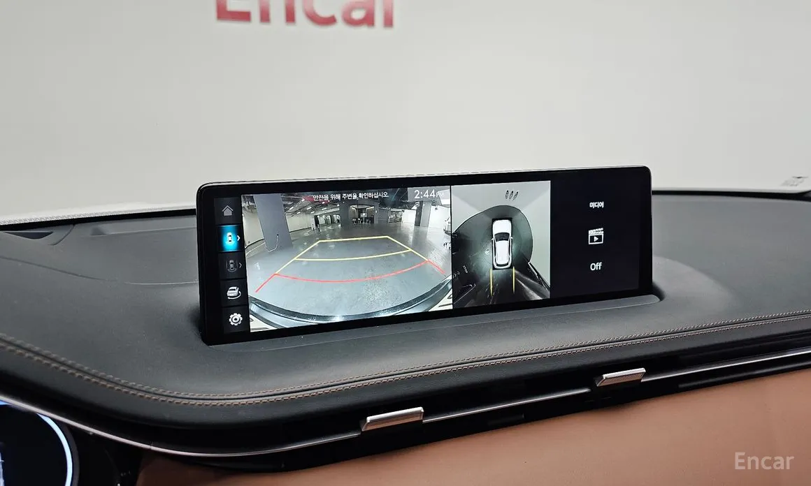 Фото 16 - Genesis GV70