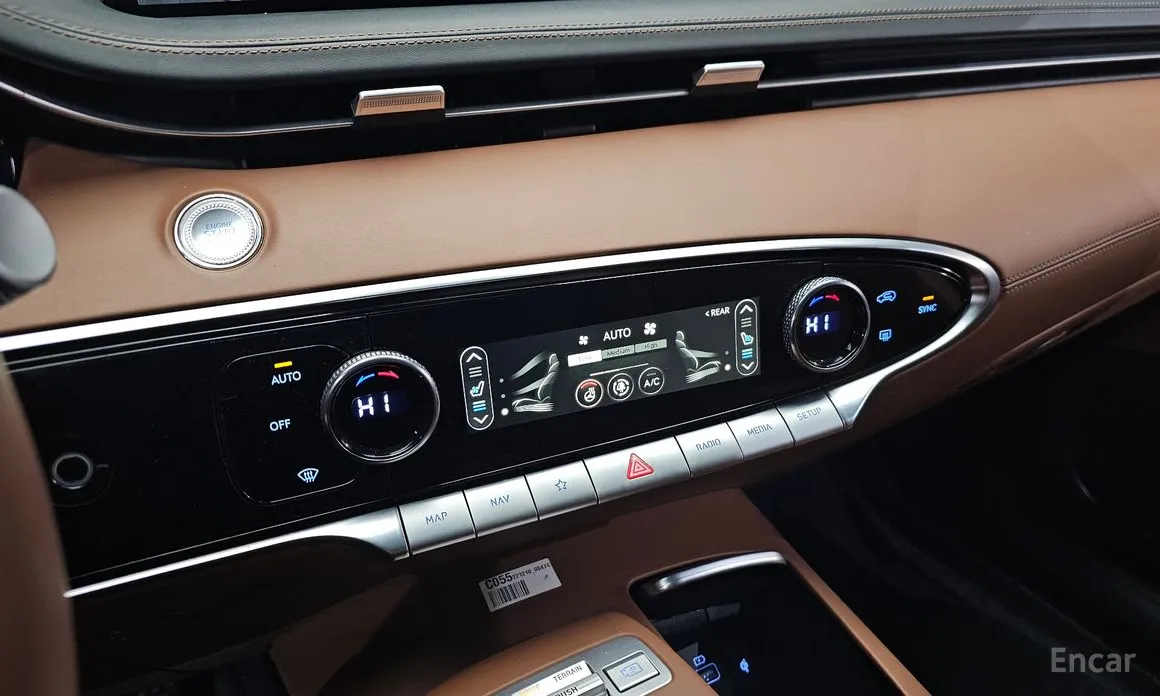 Фото 17 - Genesis GV70