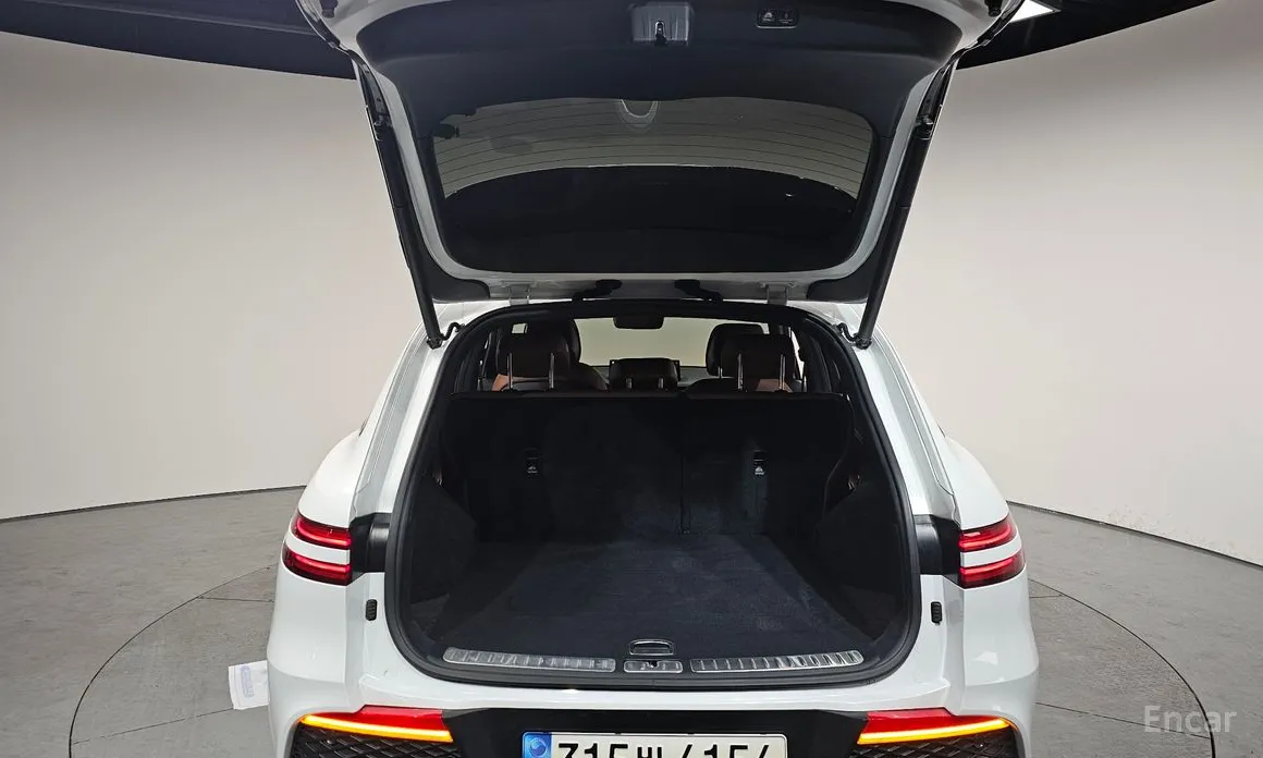 Фото 20 - Genesis GV70