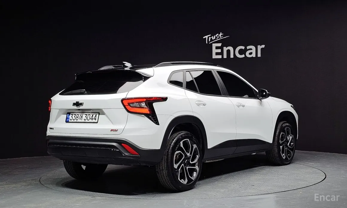 Фото 2 - Chevrolet Trax