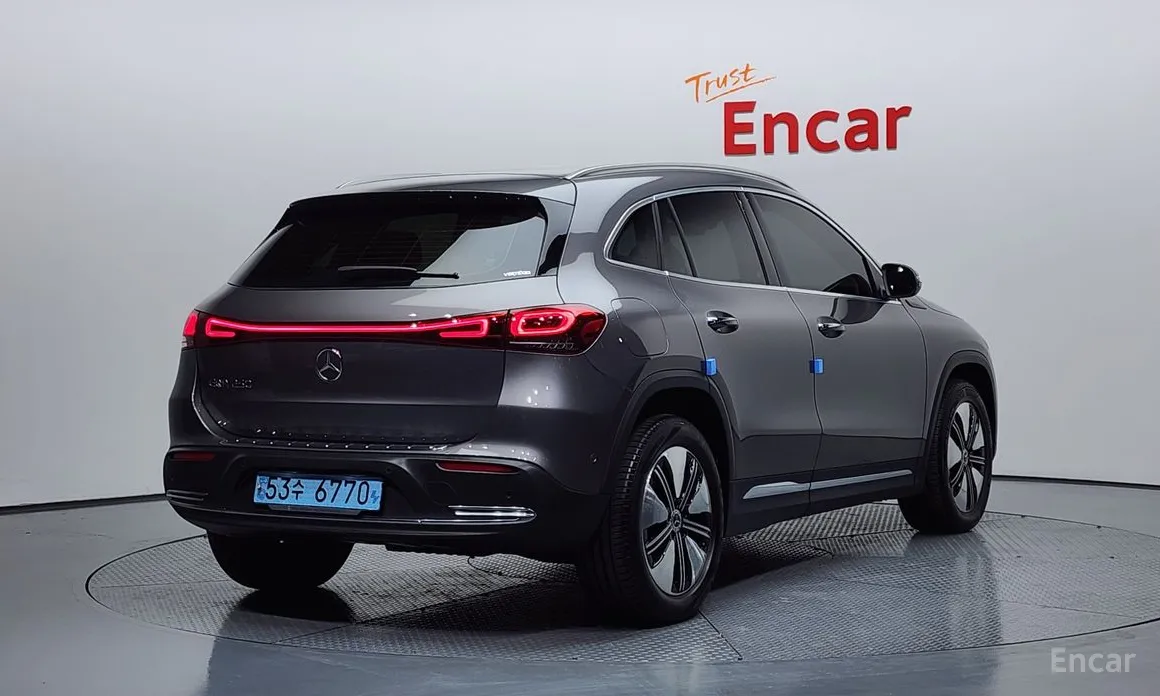 Фото 2 - Mercedes-Benz EQA