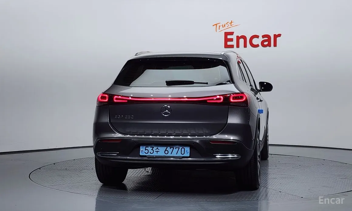 Фото 4 - Mercedes-Benz EQA