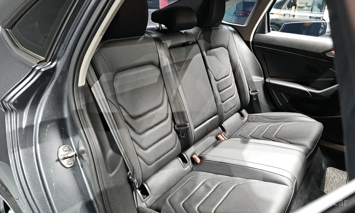 Фото 13 - Volkswagen Jetta