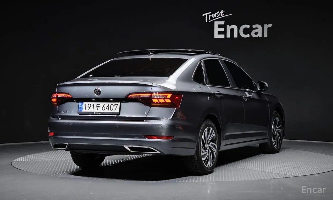 Фото 2 - Volkswagen Jetta