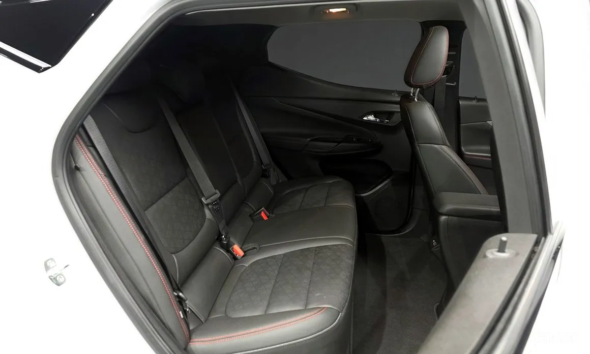 Фото 12 - Chevrolet Bolt EUV