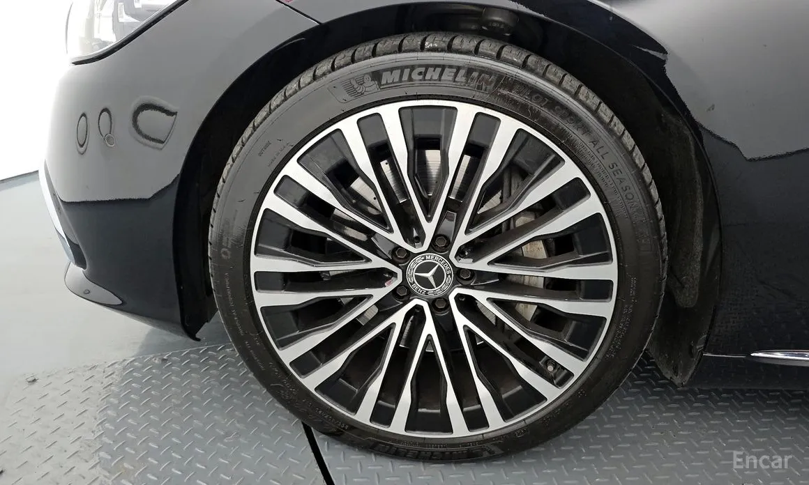 Фото 5 - Mercedes-Benz S-Class