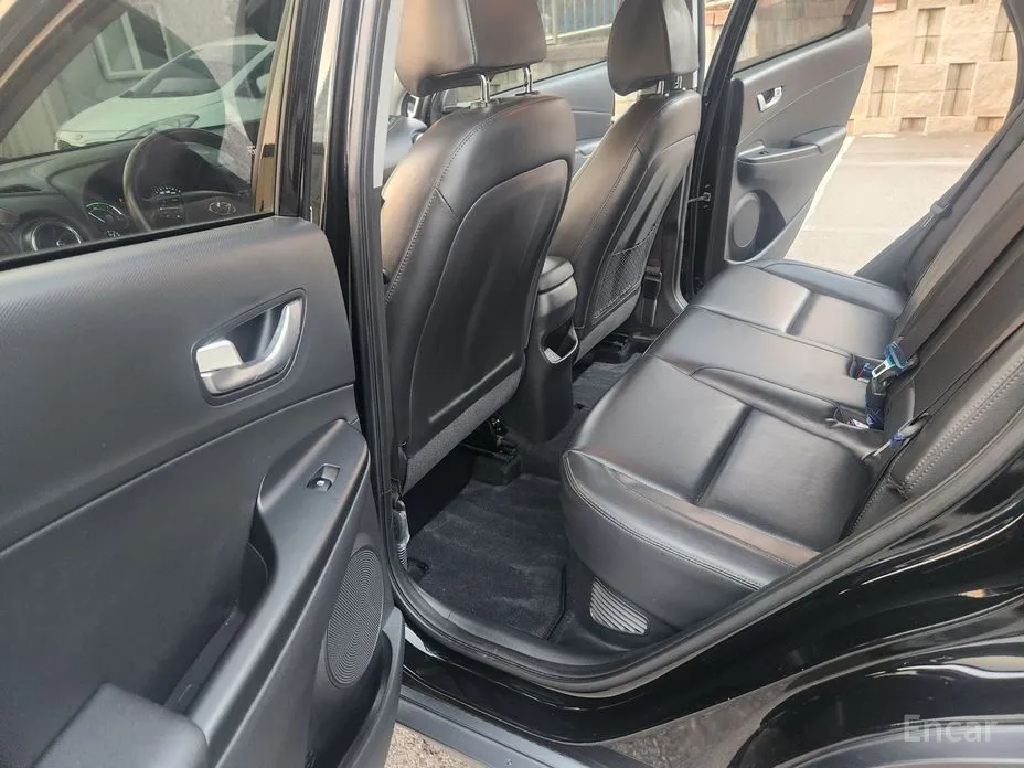 Фото 10 - Hyundai Kona