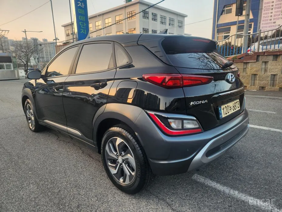 Фото 2 - Hyundai Kona