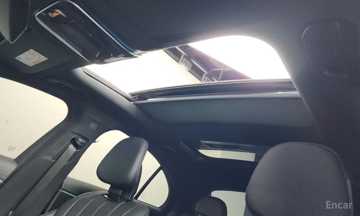 Фото 19 - Mercedes-Benz E-Class